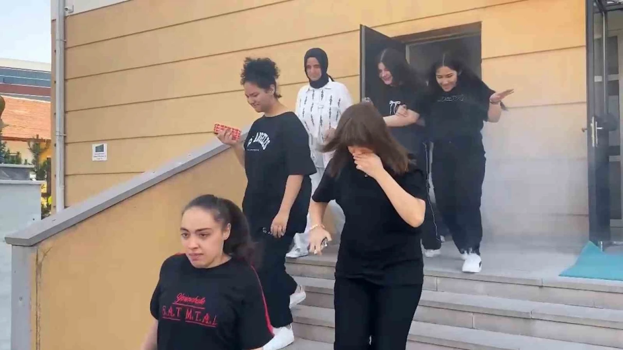 Kırıkkale’de okulda nefes kesen yangın tatbikatı
