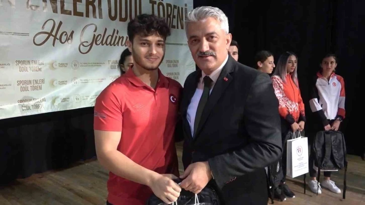 Kırıkkale&rsquo;de "Sporun Enleri &Ouml;d&uuml;l T&ouml;reni" d&uuml;zenlendi
