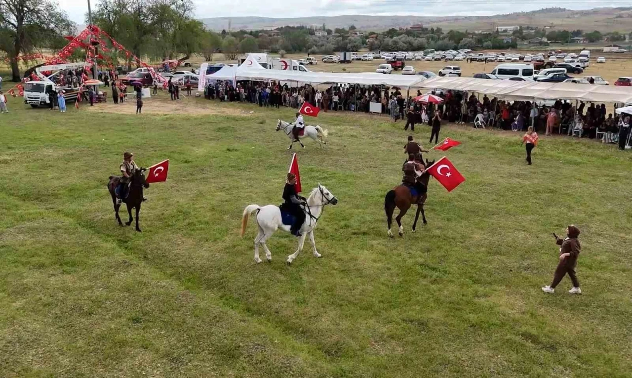 Kırıkkale’de &quot;Yörük Türkmen Şöleni&quot; renkli görüntülere sahne oldu
