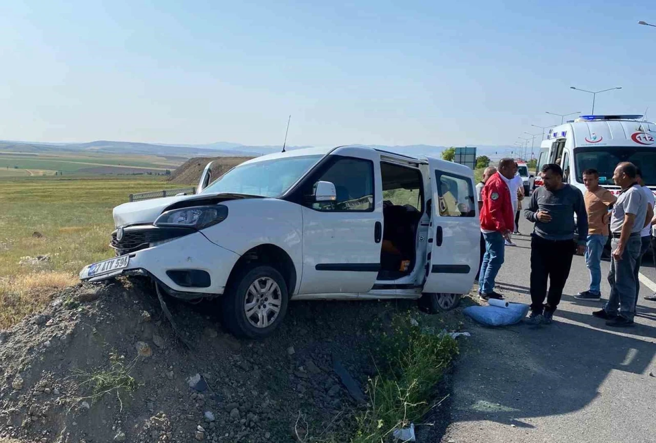 Kırıkkale’de trafik kazası: 4’ü çocuk, 7 yaralı
