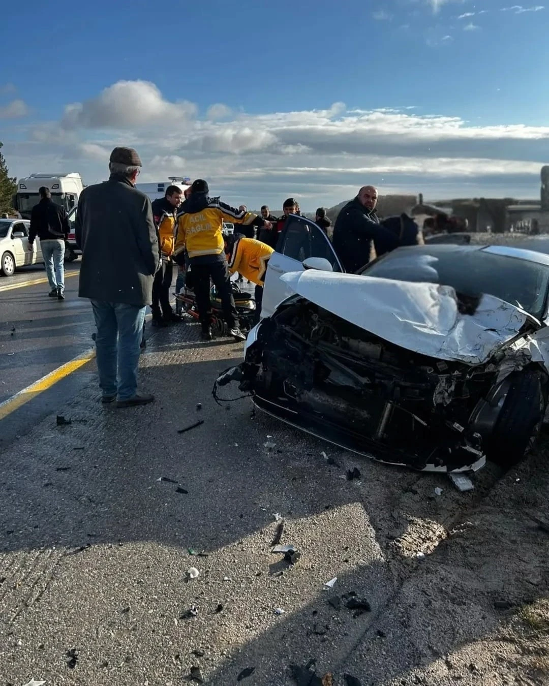 Kırklareli&rsquo;de sınır kapısı yolunda iki otomobil &ccedil;arpıştı: 5 yaralı
