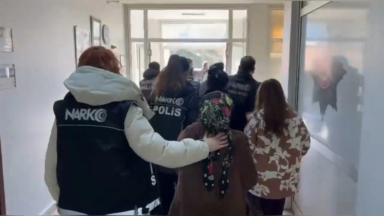 Kırklareli merkez ve L&uuml;leburgaz&rsquo;da uyuşturucu operasyonu: 5 tutuklama
