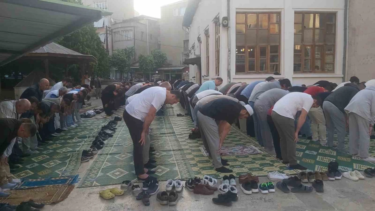 Kırklareli’nde bayram namazı coşkuyla eda edildi
