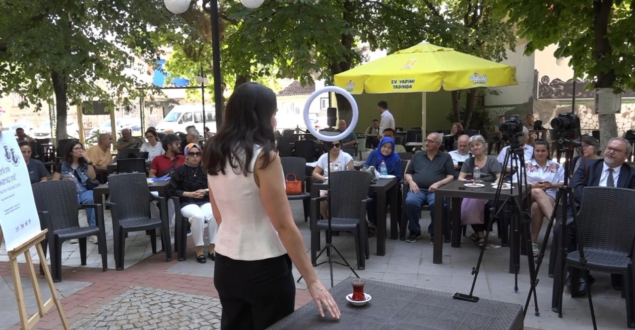 Kırklareli’nde ’Bilim Kafe’ buluşmalarında, şekerin vücuda etkileri konuşuldu
