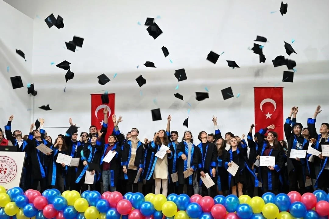 Kırklareli’nde geleceğin teknoloji yıldızları mezun oldu
