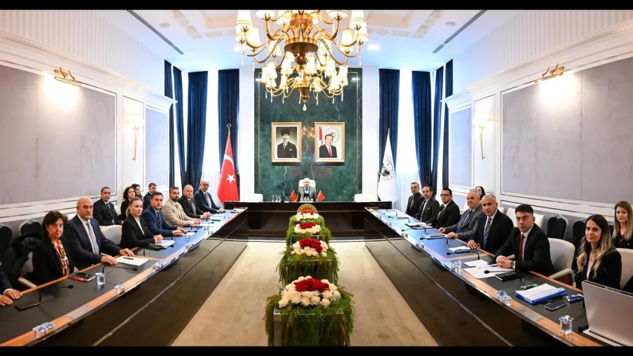 Kırklareli&rsquo;nde gen&ccedil;lik ve spor yatırımları masaya yatırıldı
