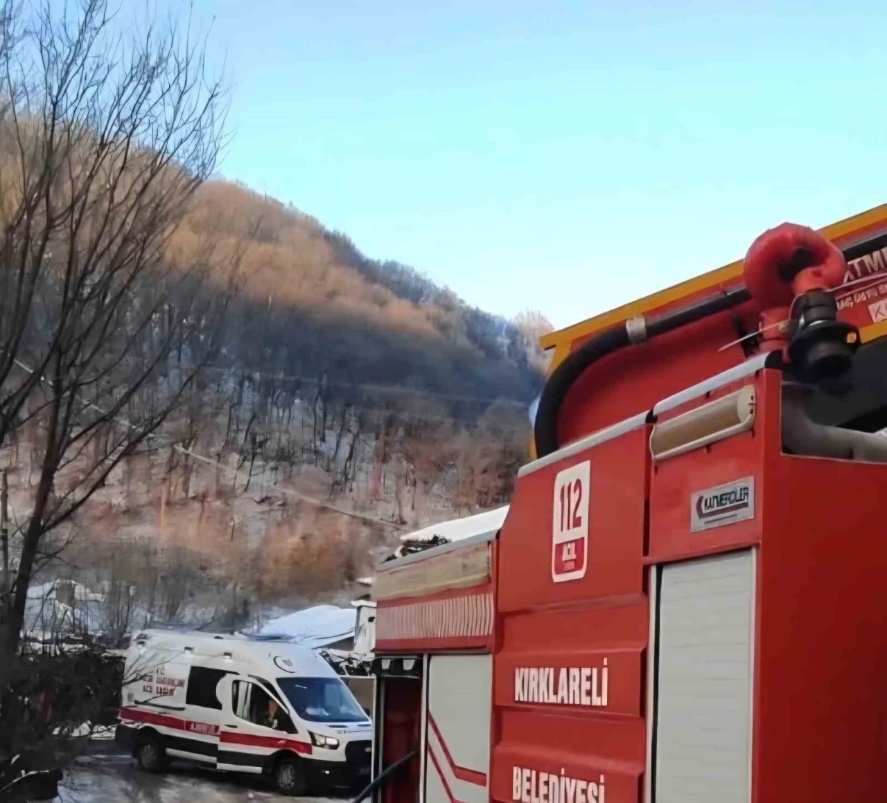 Kırklareli&rsquo;nde korkutan yangın: 2 ev zarar g&ouml;rd&uuml;
