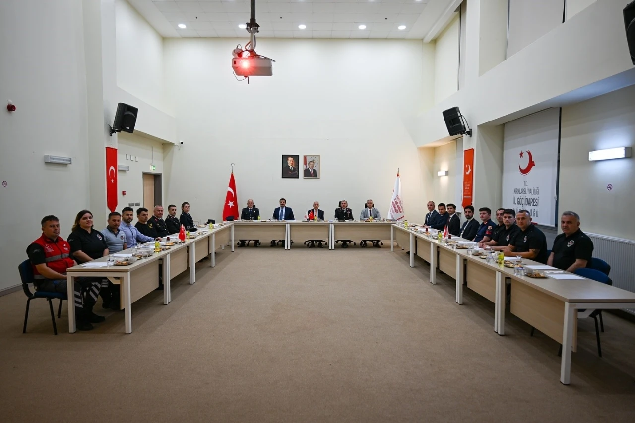 Kırklareli Valisi Turan, Pehlivanköy Geri Gönderme Merkezi’nde incelemede bulundu
