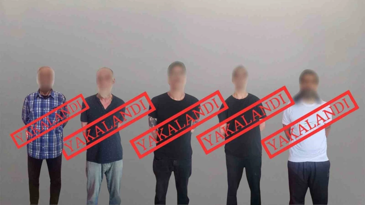 Kırmızı bültenle aranan 5 kişi yakalanarak Türkiye’ye getirildi
