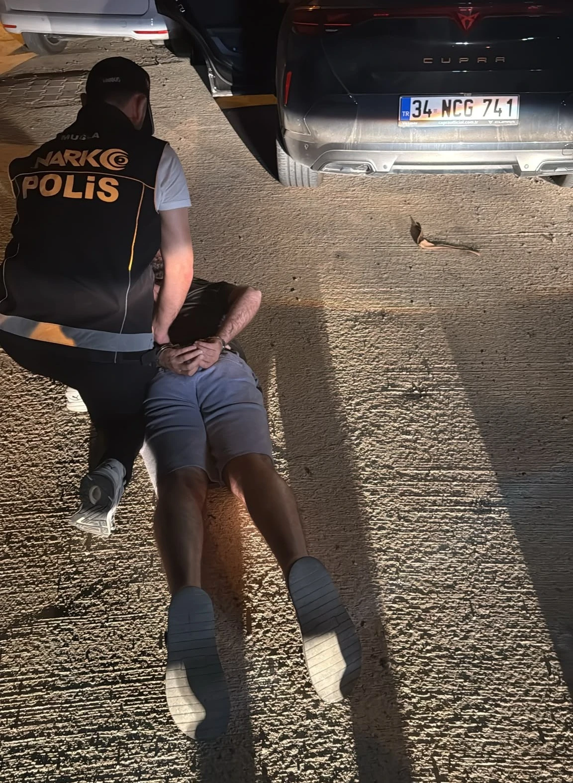 Kırmızı b&uuml;ltenle aranıyordu Bodrum&rsquo;da kıskıvrak yakalandı
