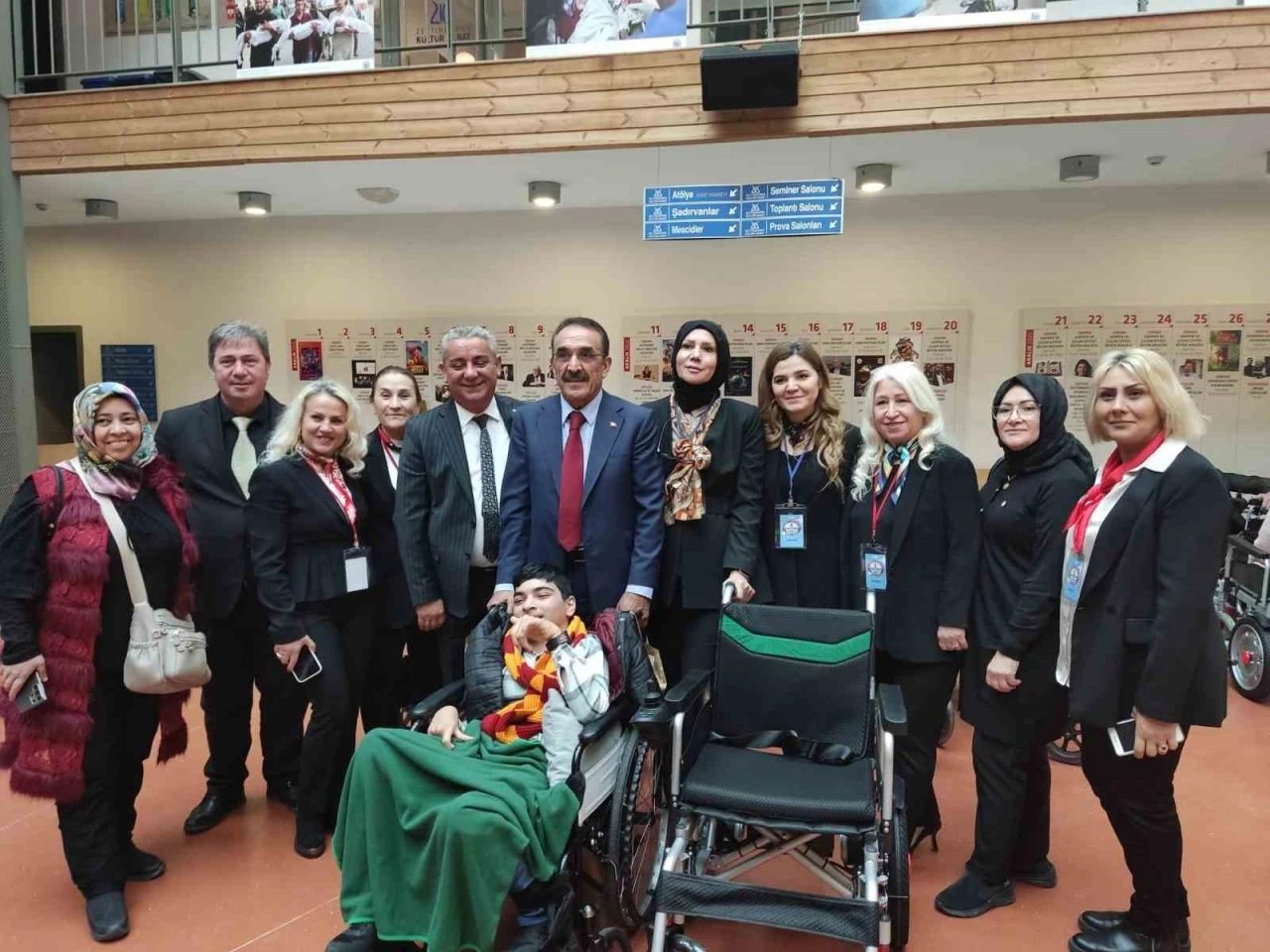 Kırşehir Beyazay Derneği&rsquo;nden &rsquo;Bir Sandalye Bir Umut&rsquo; projesine katkı
