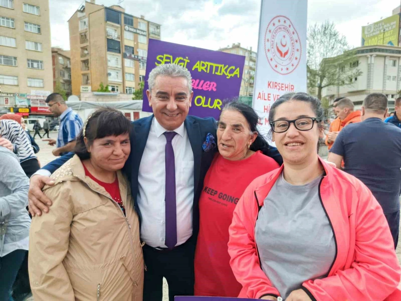 Kırşehir Beyazay Derneği’nden Engelliler Haftası yürüyüşüne destek
