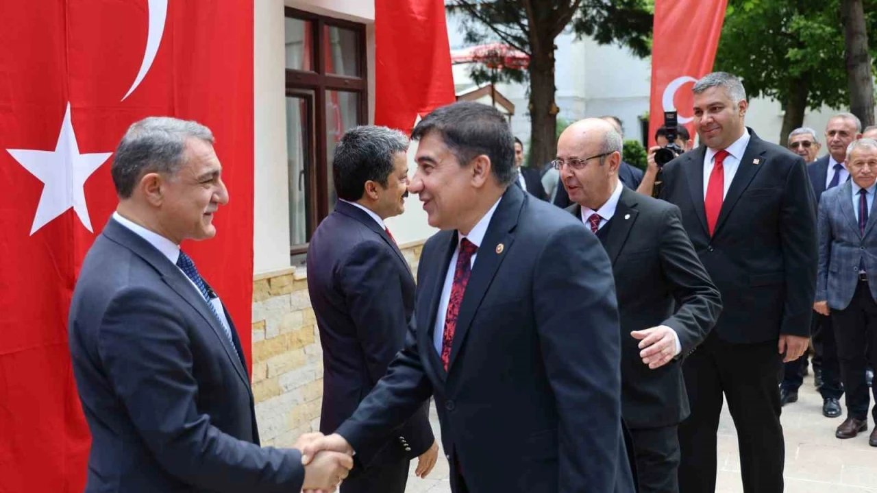 Kırşehir&rsquo;de devlet protokol&uuml; bayramlaştı
