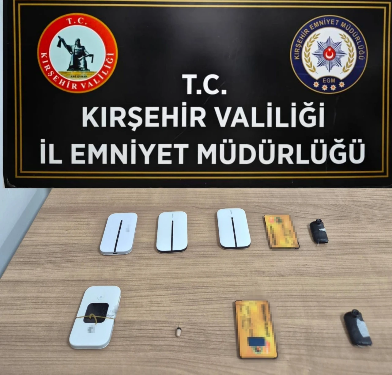 Kırşehir’de ehliyet sınavında kopya düzeneğiyle usulsüzlük yapan 2 zanlı yakalandı
