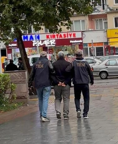 Kırşehir’de FETÖ firarisi bodrum katında yakalandı
