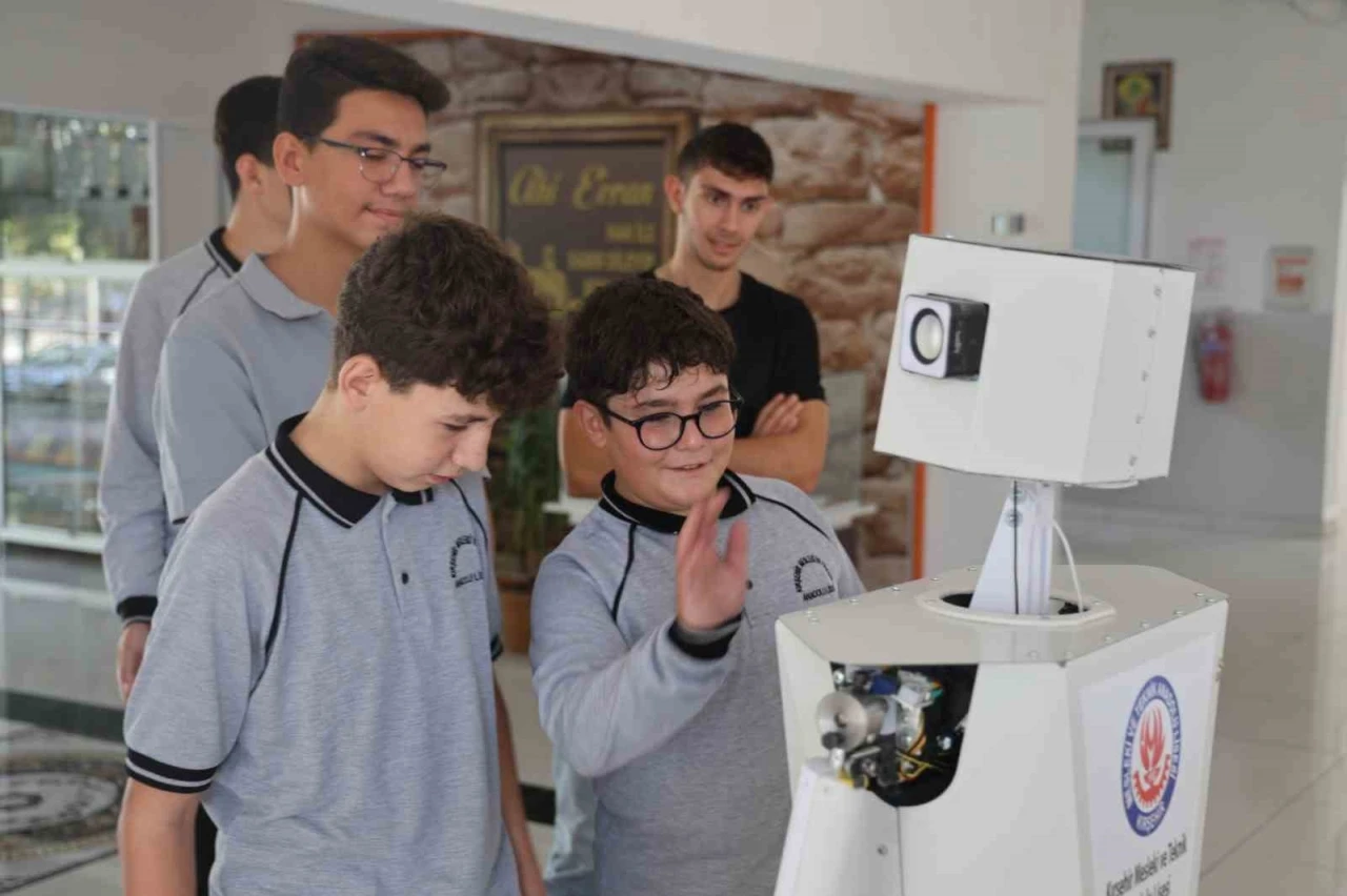 Kırşehir’de öğrenciler yardımlaşma kültürünü ’Ahi Bot’la öğreniyor
