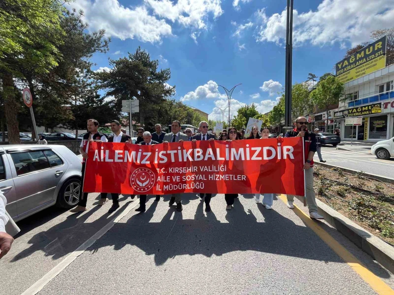 Kırşehir’de &quot;Aile Yılı İçin Kortej Yürüyüşü ve Aile Festivali Düzenlendi
