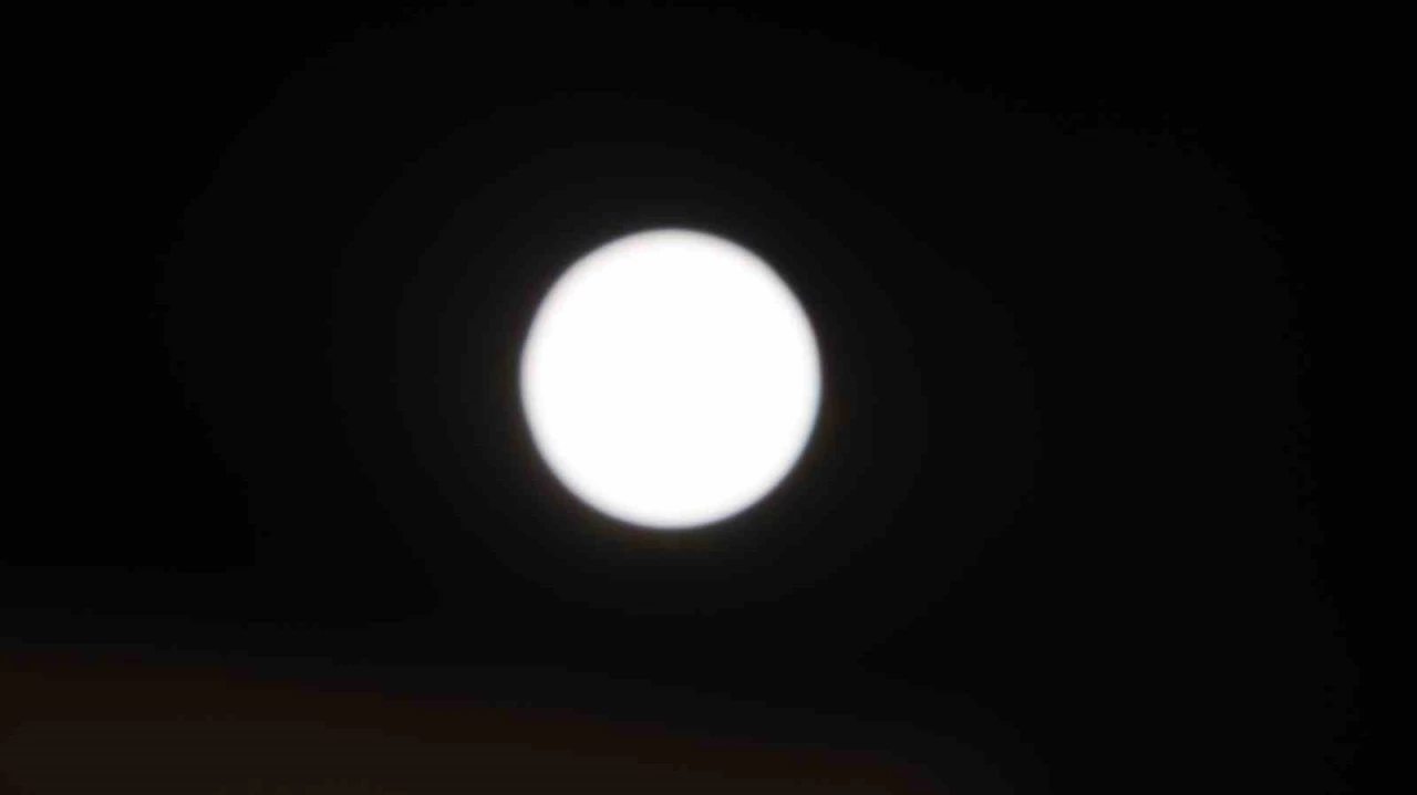 Kırşehir’de &quot;Kunduz Süper Ay&quot; gökyüzünü aydınlattı
