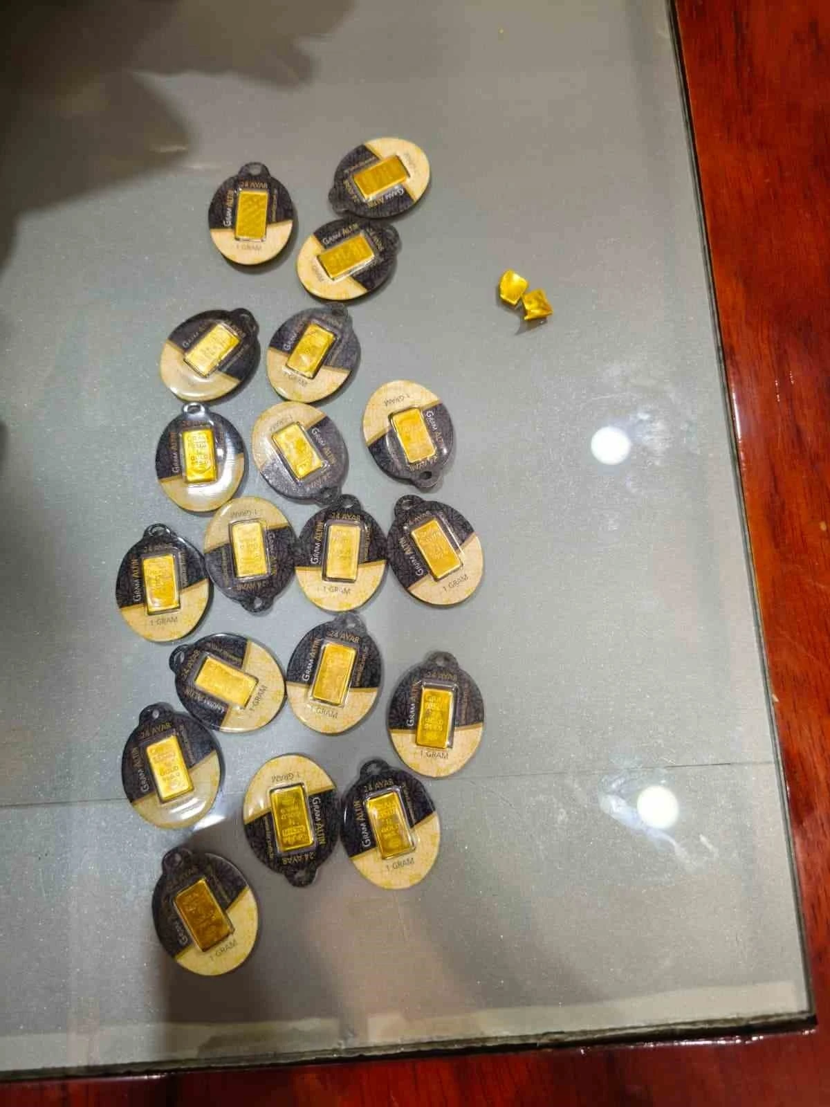 Kırşehir&rsquo;de sahte altın oyununu kuyumcunun dikkati bozdu
