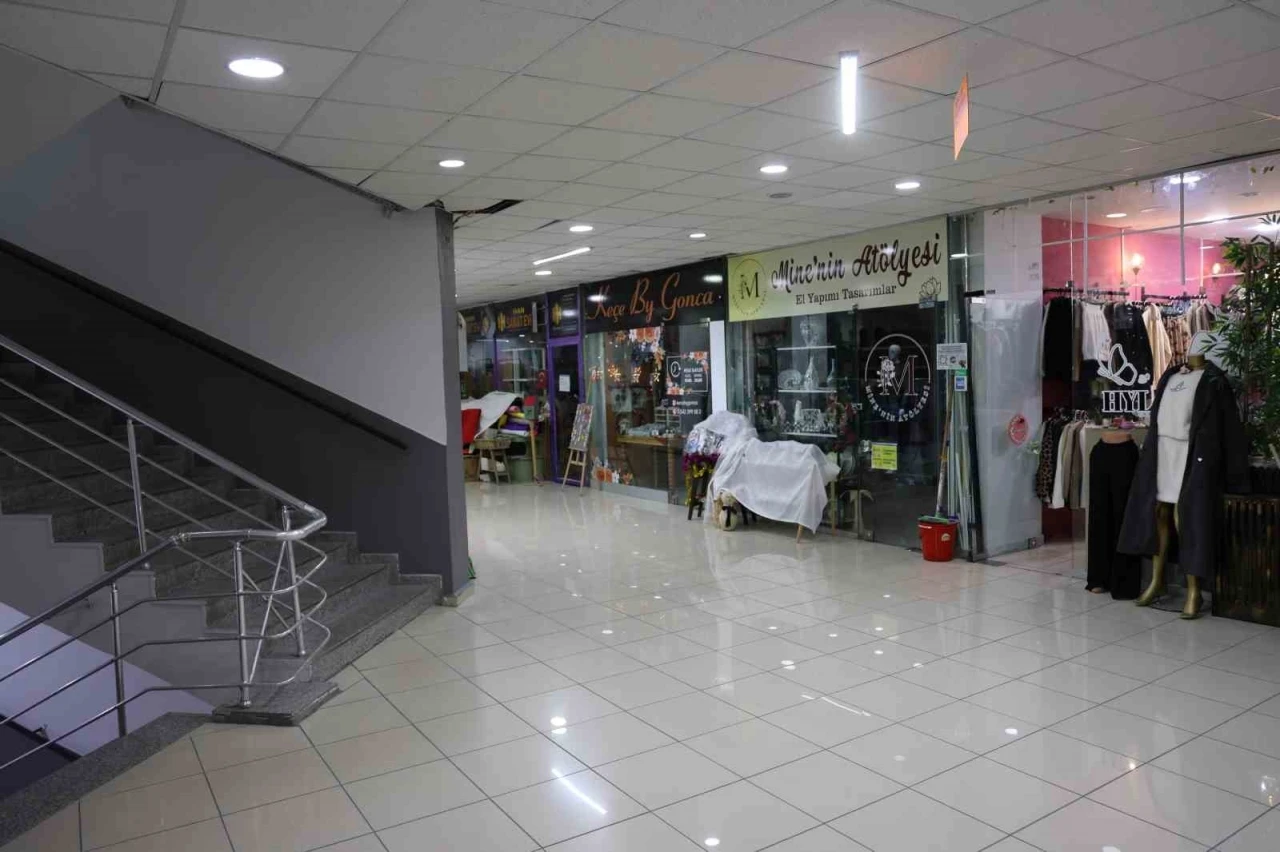 Kırşehir’de soğuk hava tarihi çarşıları sessizliğe bürüdü