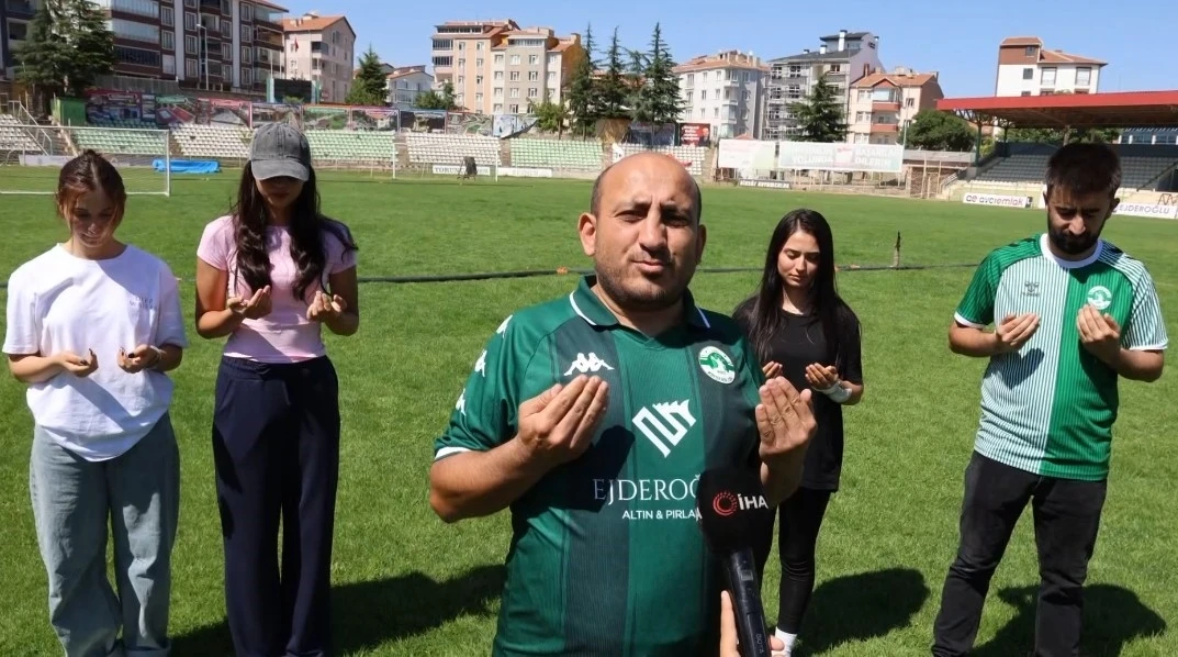 Kırşehir FK amigosundan takım i&ccedil;in dua: "Yediğimiz goller ofsayt olsun"
