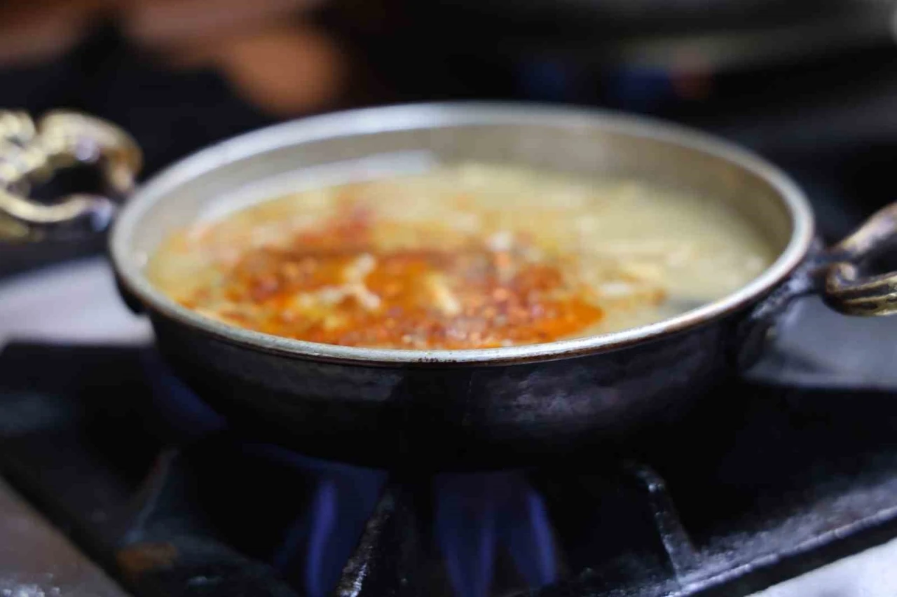 Kırşehirliler soğuk havadan kelle pa&ccedil;a &ccedil;orbasıyla korunuyor
