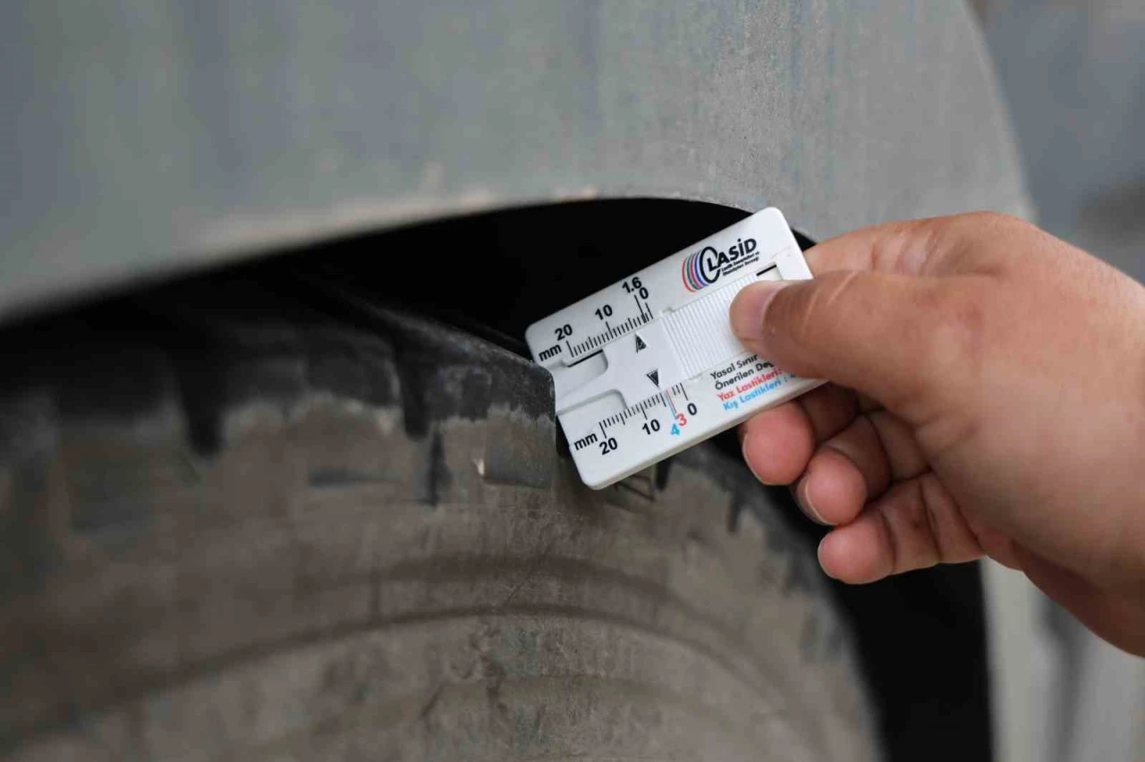 Kış lastiği takmayan sürücülere 5 bin 856 lira ceza
