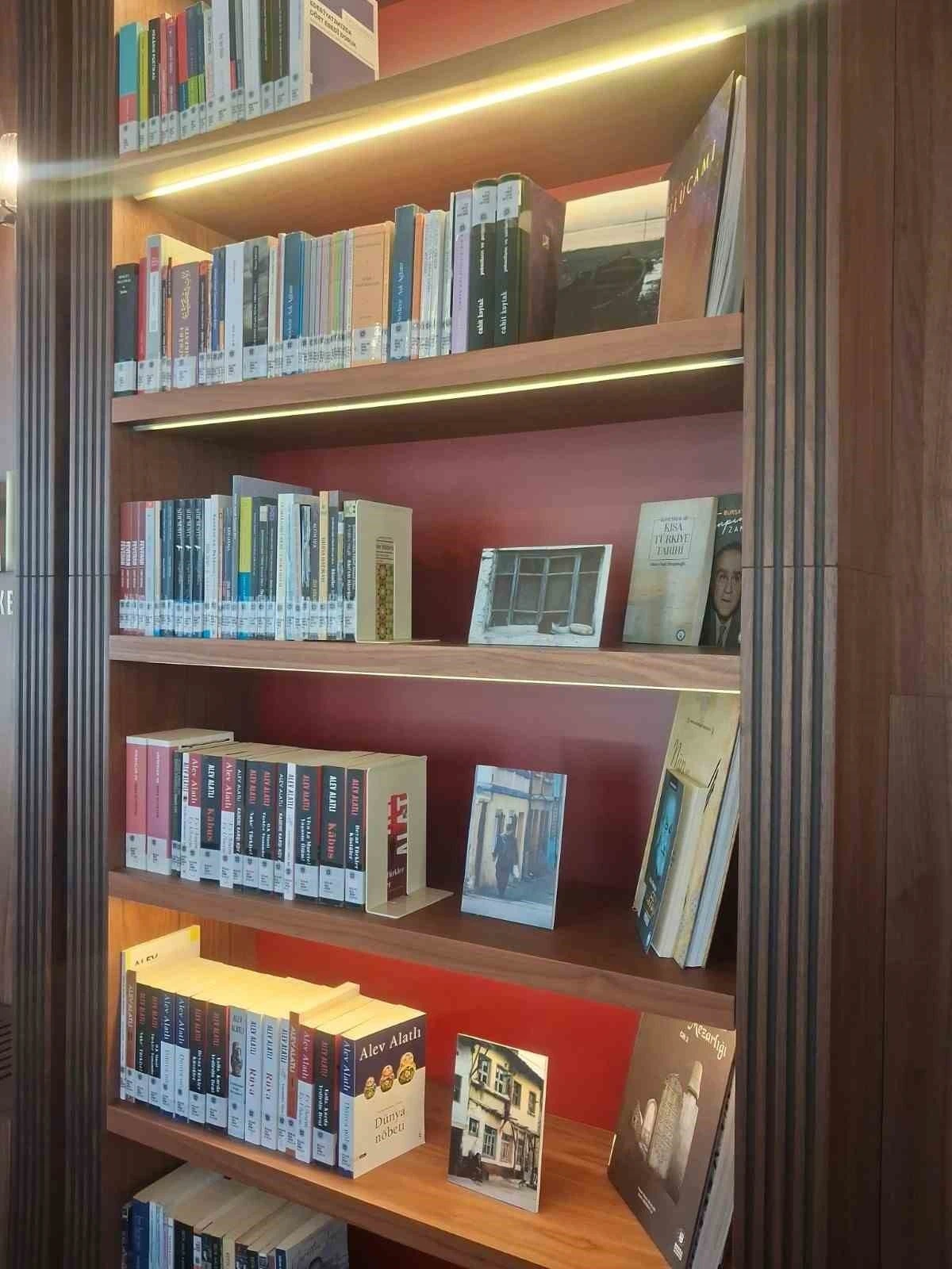 Kitapların arasında bir şehir hafızası: &rsquo;Bellek&rsquo; Bursa&rsquo;da
