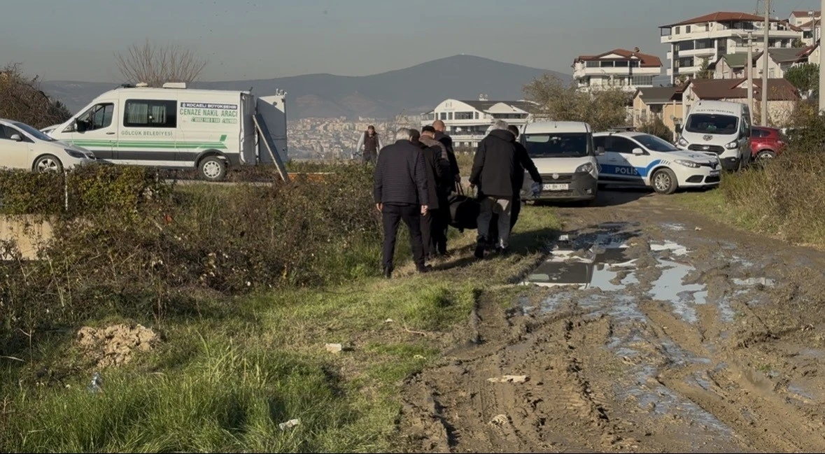 Kız arkadaşı tarafından &ccedil;alılıkların arasında &ouml;l&uuml; bulundu
