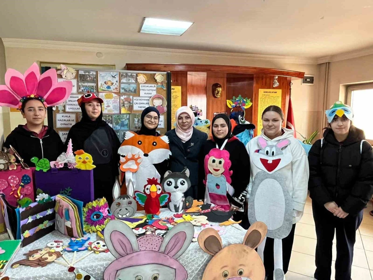 Kız &ouml;ğrencilerden sağlıklı beslenme etkinliği
