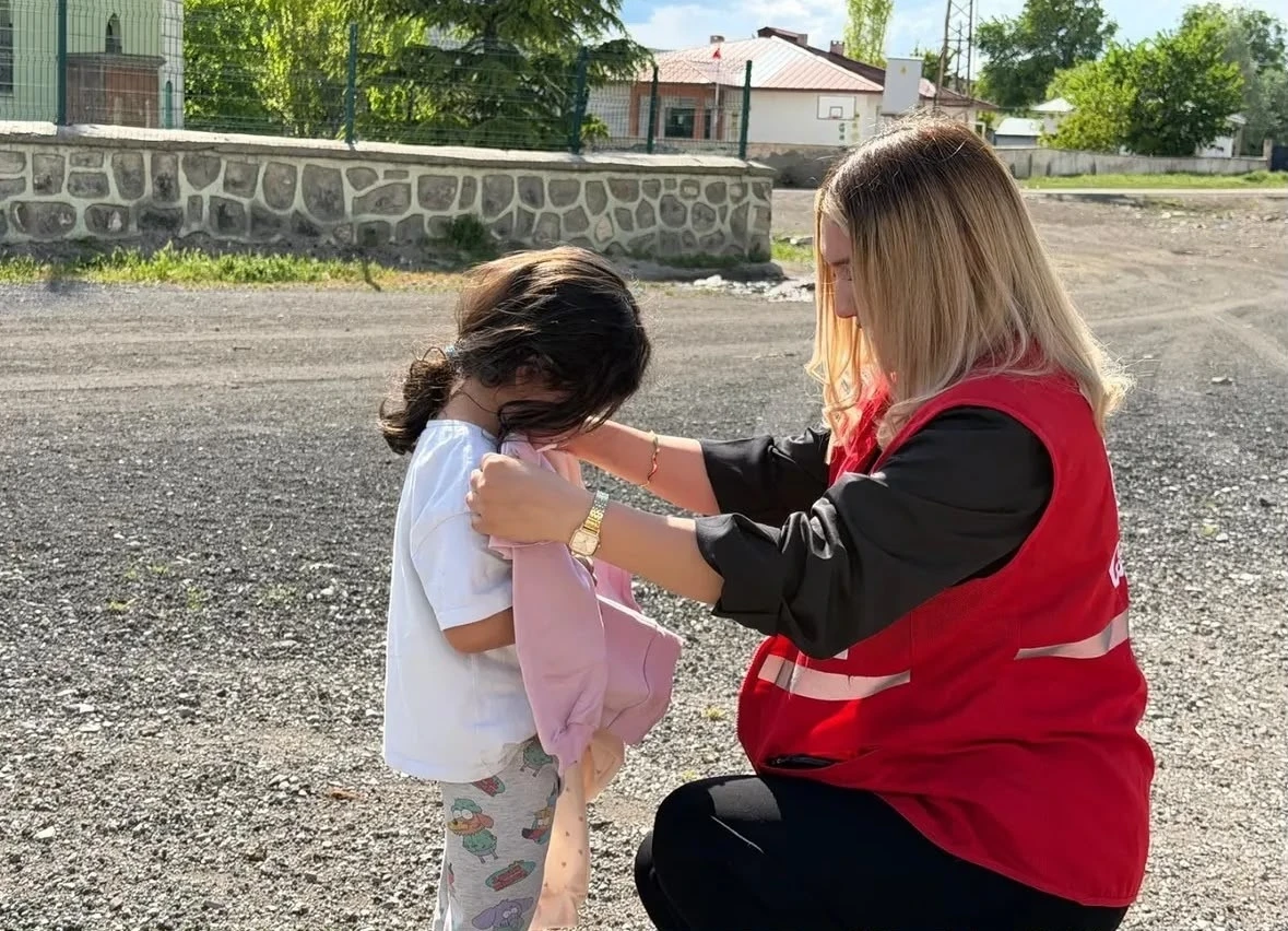 Kızılay&rsquo;dan &ccedil;ocuklara yardım eli
