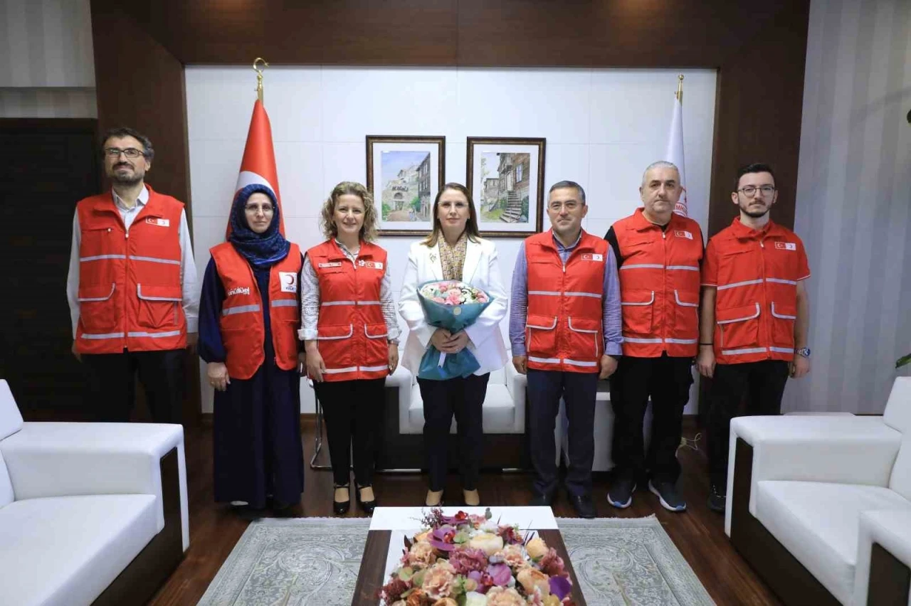 Kızılay&rsquo;dan Vali Nurta&ccedil; Arslan&rsquo;a teşekk&uuml;r
