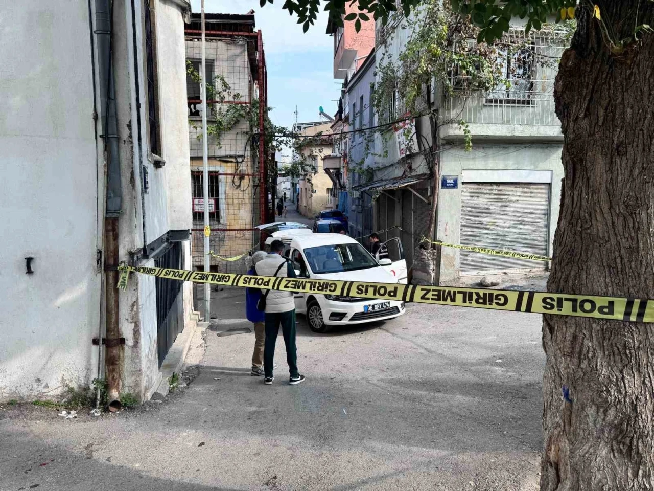 Kızılay personeli yemek dağıtırken vuruldu
