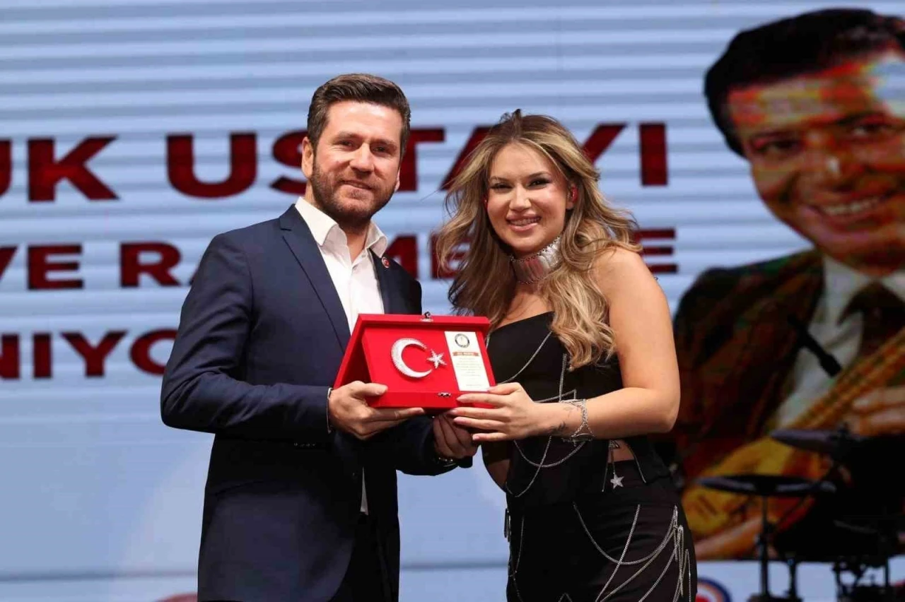 Kızılcabölük Festivalinde 50 kazan keşkek vatandaşlara dağıtıldı
