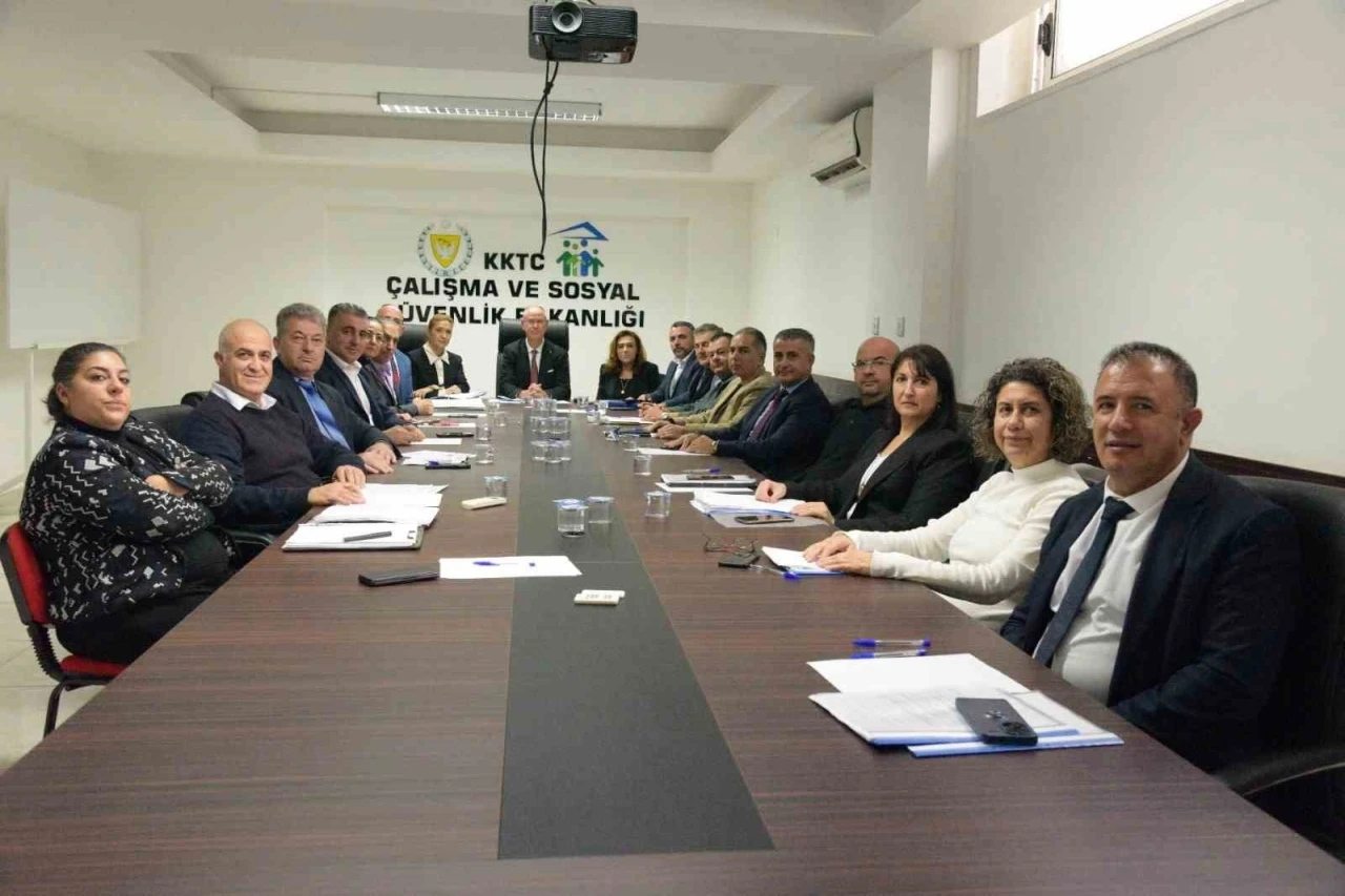 KKTC&rsquo;de asgari &uuml;cret net 52 bin 738 TL oldu
