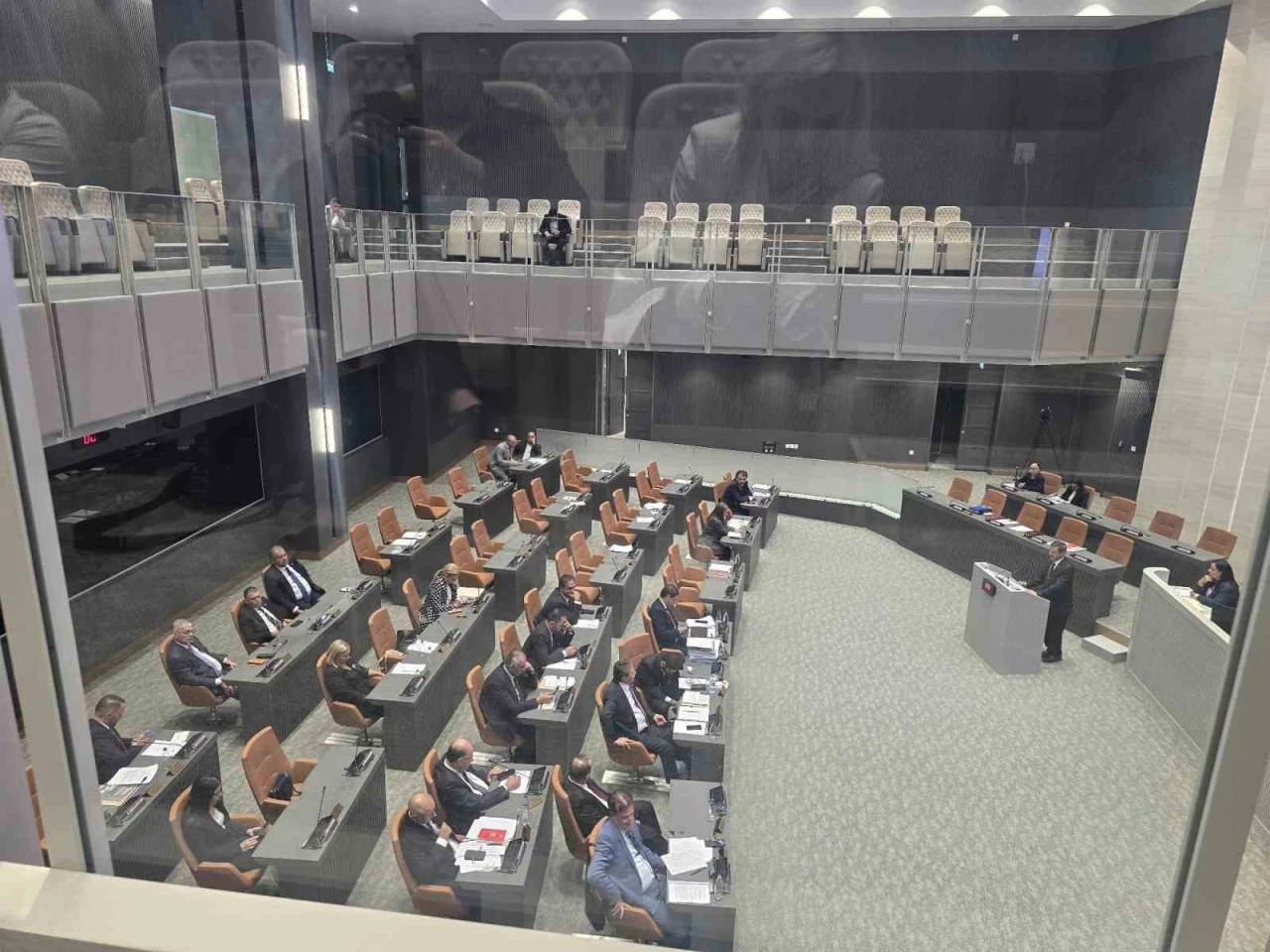 KKTC Meclisi’ndeki &quot;iki devletli çözüm&quot; oturumunda muhalefet partisi milletvekilleri oturumu terk etti
