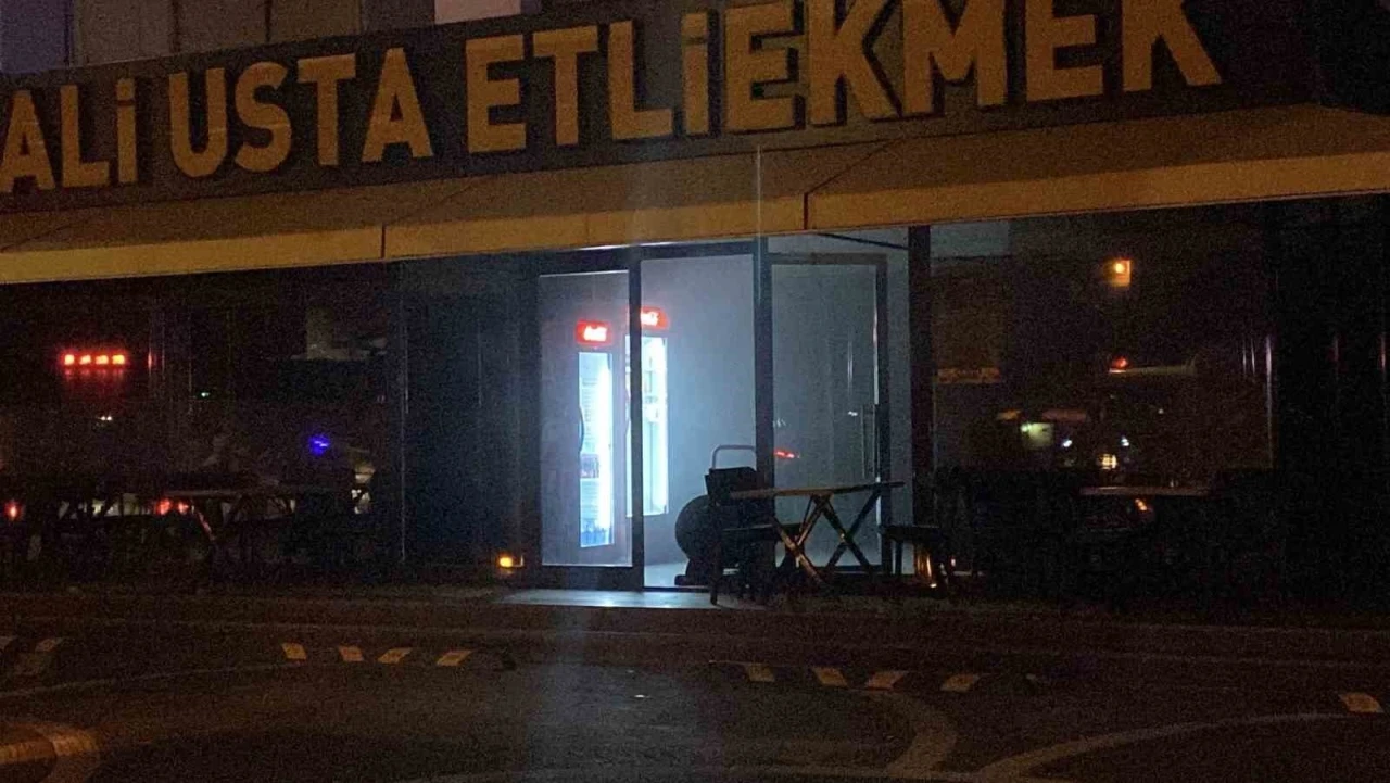 Klima motorunun patlaması sonucu lokantada yangın çıktı
