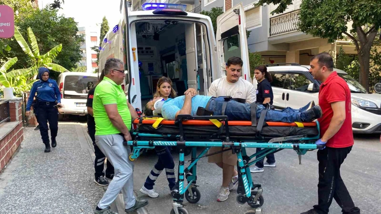 Klima tamiri yapmak isterken merdivenden düşen usta yaralandı
