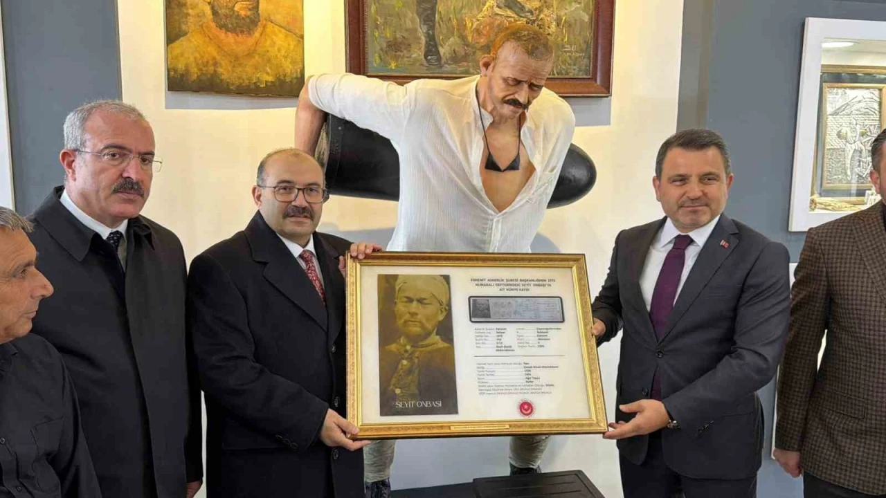 Koca Seyit’in künye defteri ve gençlik fotoğrafı ortaya çıktı
