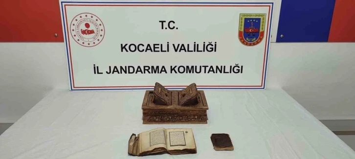 Kocaeli’de 14. yüzyıl dönemine ait Kuran-ı Kerim ele geçirildi
