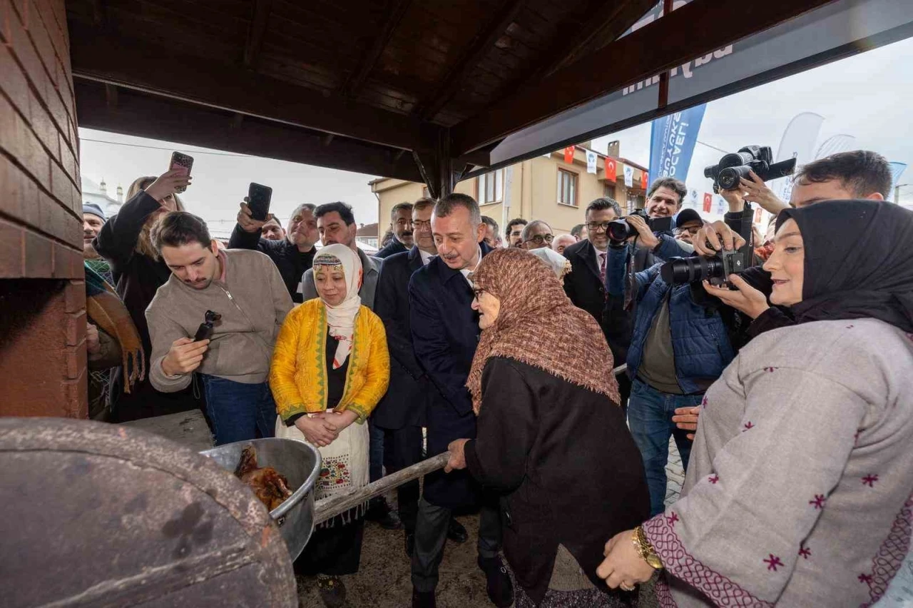 Kocaeli&rsquo;de 200 yıllık &rsquo;imece&rsquo; geleneği: 5. Kaz Bayramı kutlandı
