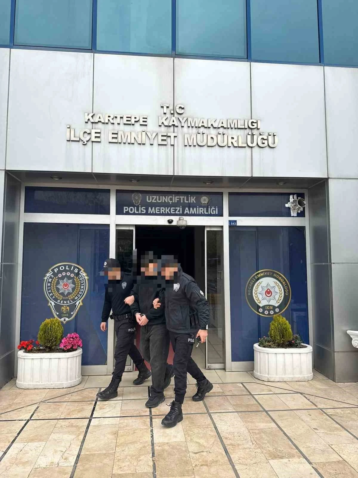 Kocaeli’de 32.7 gram esrarla yakalanan şüpheli tutuklandı
