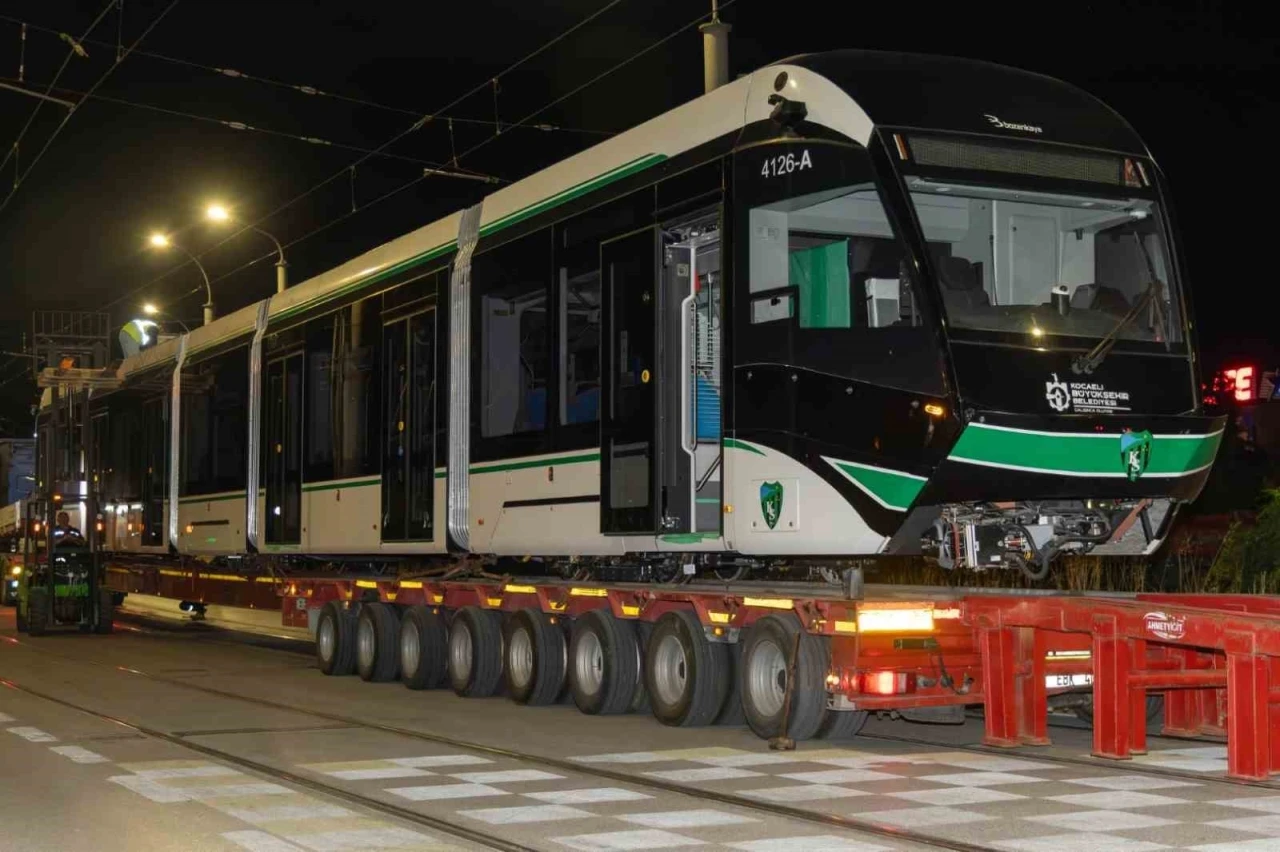 Kocaeli’de 8. tramvay da raylarla buluştu
