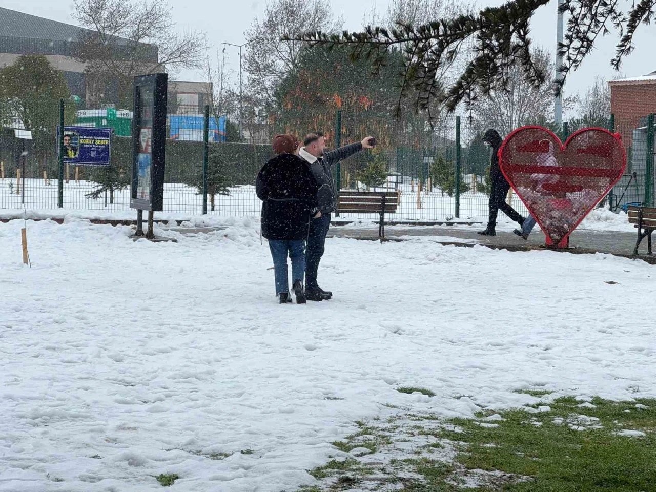 Kocaeli’de aralıklarla kar yağışı etkili oldu