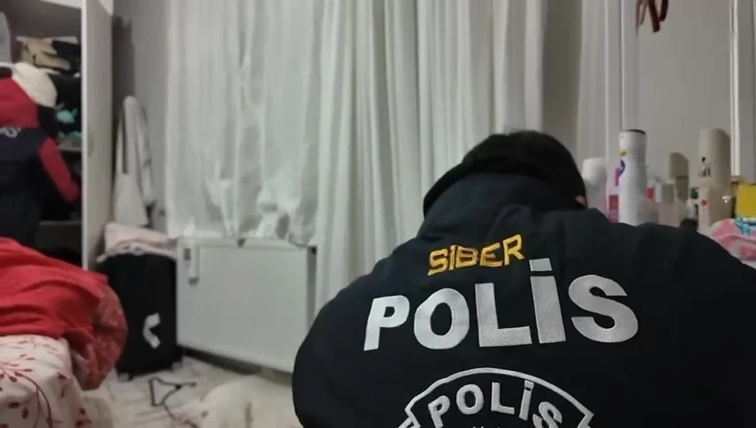 Kocaeli&rsquo;de &ccedil;ocukların m&uuml;stehcen g&ouml;r&uuml;nt&uuml;lerini depolayan 12 ş&uuml;pheli tutuklandı
