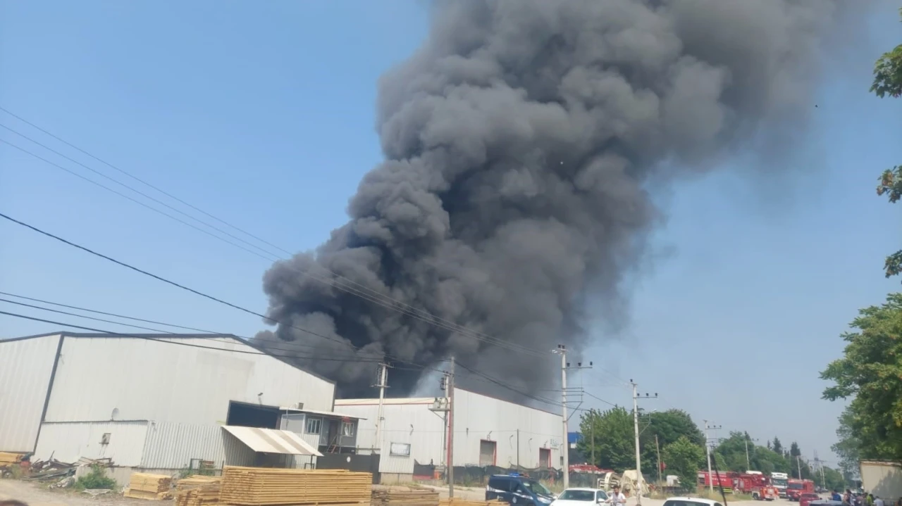 Kocaeli’de fabrika yangını

