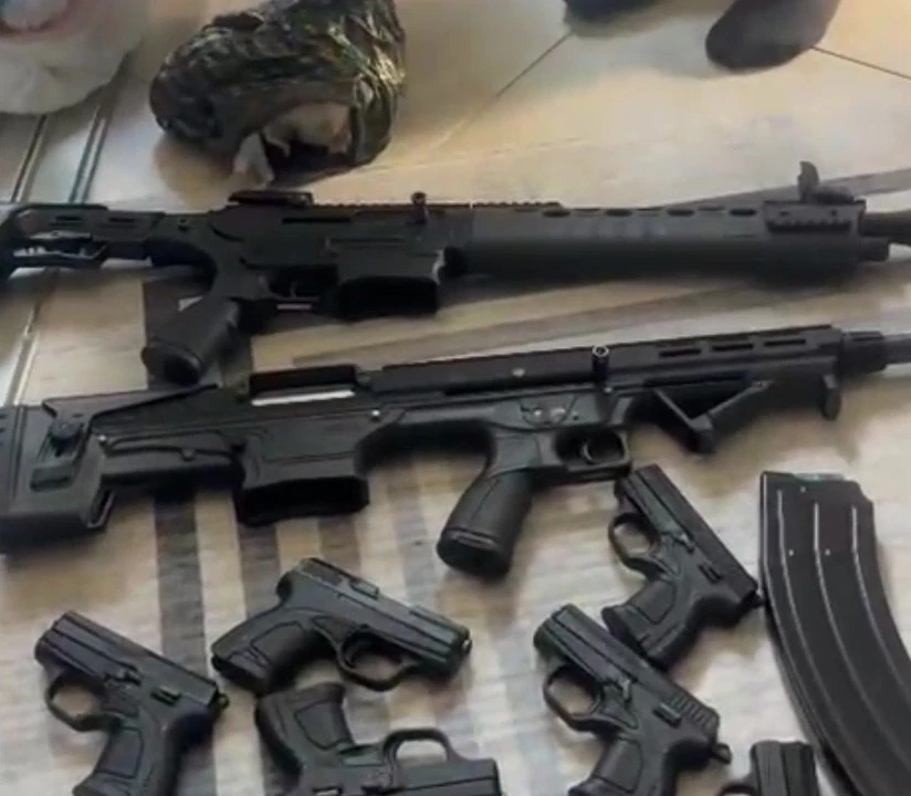 Kocaeli’de kaçakçılık operasyonu: 10 silah ele geçirildi, 3 şüpheli gözaltına alındı
