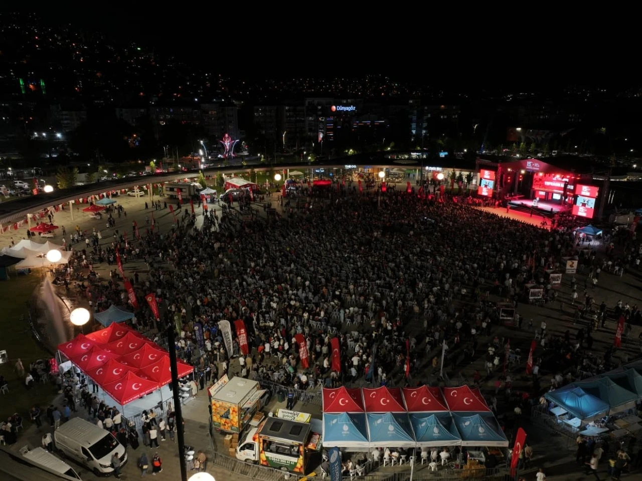 Kocaeli&rsquo;de on binler Milli İrade Meydanı&rsquo;nı doldudu
