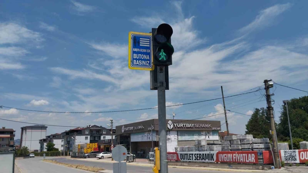 Kocaeli&rsquo;de trafik g&uuml;venliği i&ccedil;in 269 kavşakta 7/24 sinyalizasyon takibi
