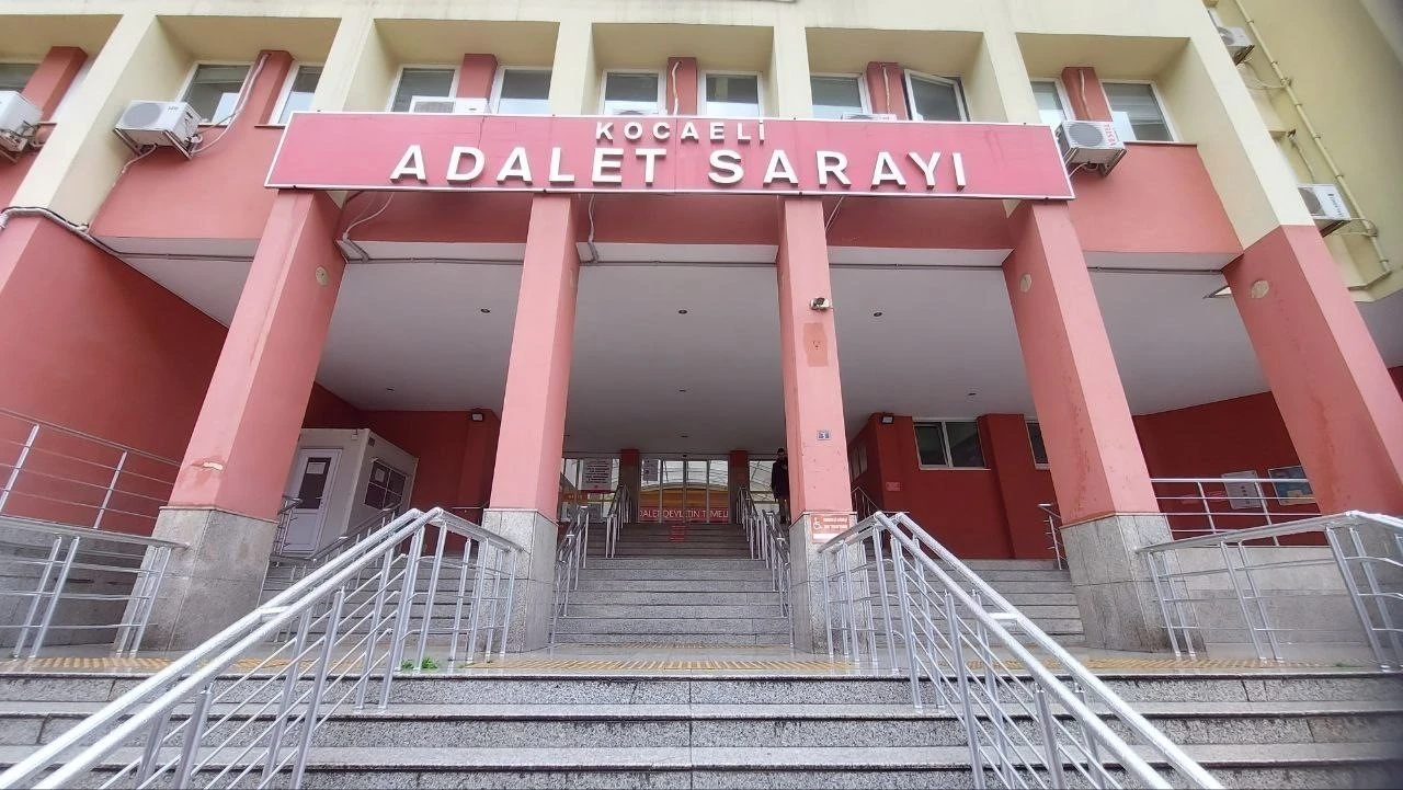 Kocaeli&rsquo;deki 72 sanıklı protesto davası ertelendi
